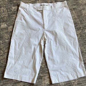 Vivienne Tam women’s White Embroidered long Shorts - size 1 - 95% cotton